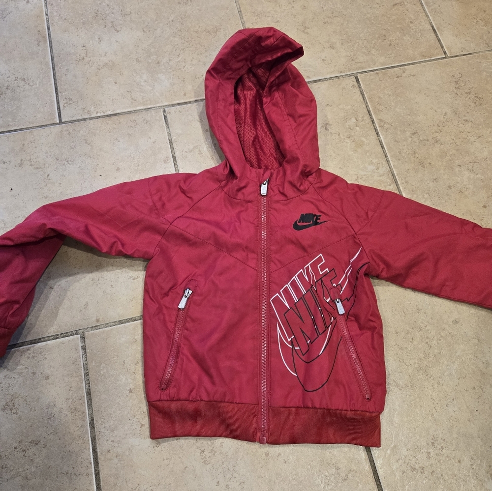 2t nike wind breaker